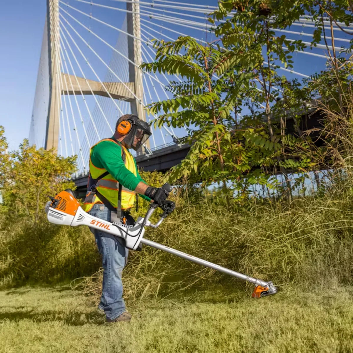 Débroussailleuse FS 561 C‑EM couteau Duro broyeur 320‑2 STIHL